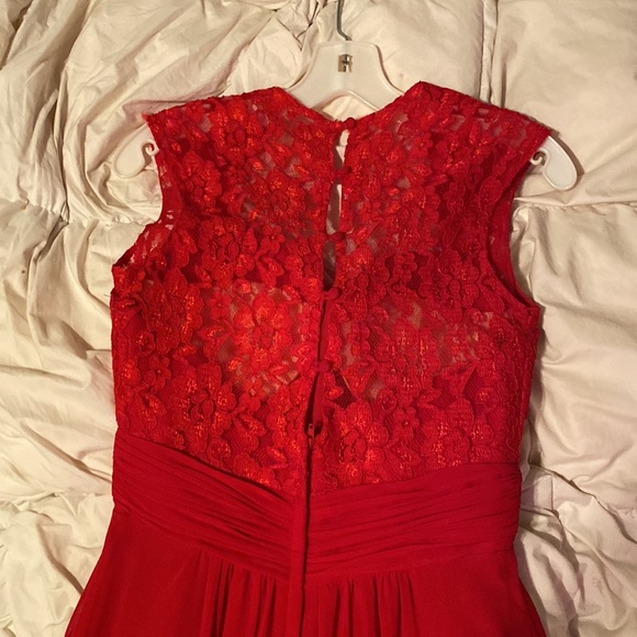 Beautiful Red Lacey dress. Size 4, could also fit a size 5. - Picture 4 of 4